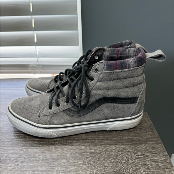 Vans - Picture 1 of 3